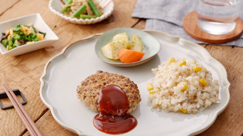 ママの休食_手ごね風粗挽きハンバーグ